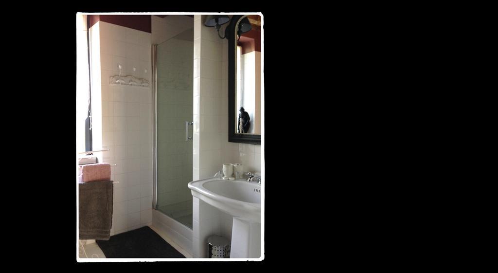 Bed and Breakfast Manoir De Livet Saint-Germain-de-Livet Zimmer foto